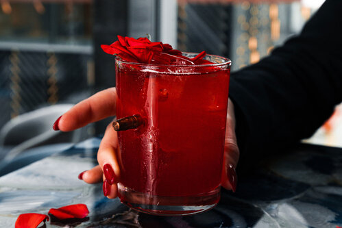 Bar Iris: Signature-Cocktails mit Seele im Circle